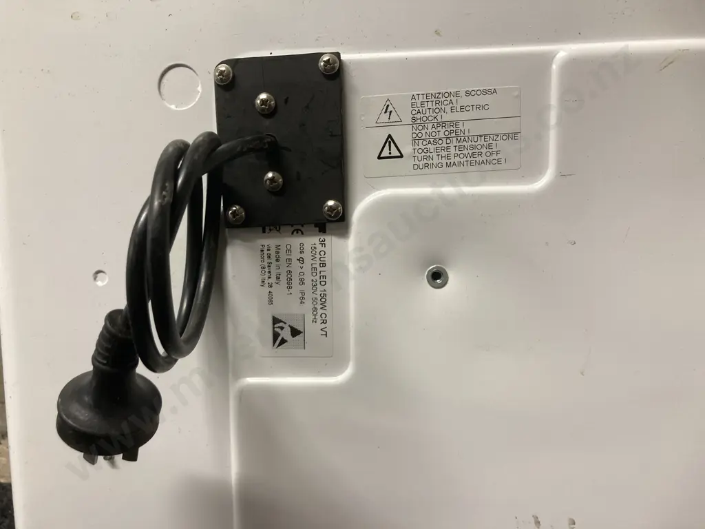 3F Cub Led 150W CR VT Light, (3 x LED Strips Working) Image 1++